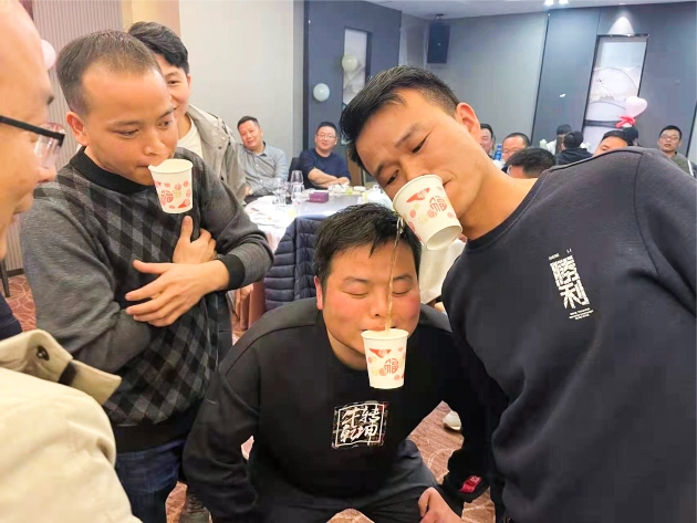 Construção de equipes de máquinas Yulun